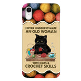 PERSONALIZED NEVER UNDERESTIMATE AN OLD WOMAN WITH CATS AND CROCHET SKILLS PHONECASE VHTQ1403